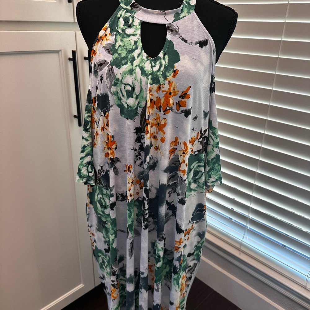 Sew in Love cold shoulder halter dress. NWT. Size 2XL